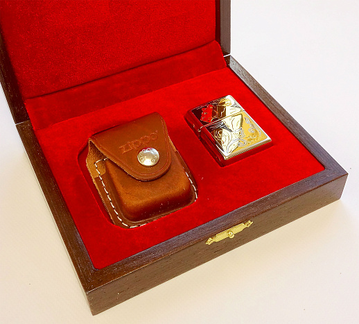 Зажигалка Zippo оригинал "Волки" купить с доставкой Зажигалка Zippo оригинал "Волки"